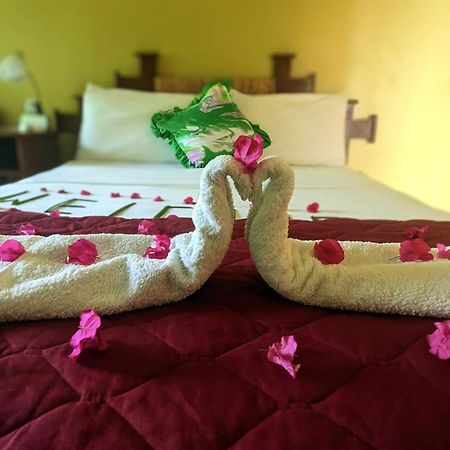 Sunset Lane Hotel Laborie Bilik gambar