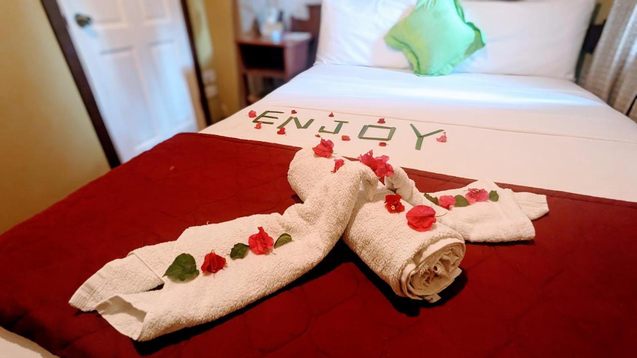 Sunset Lane Hotel Laborie Bilik gambar