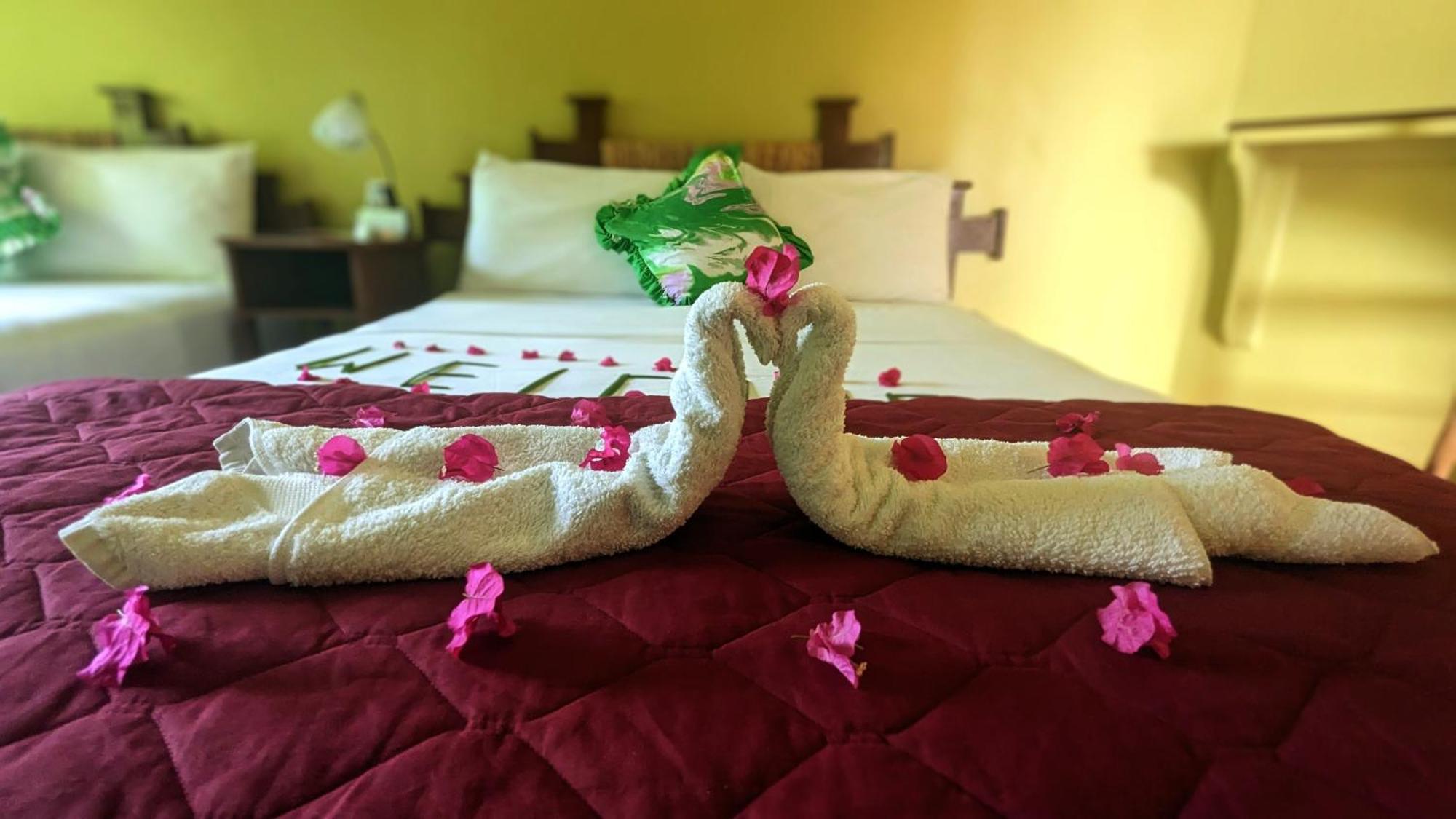 Sunset Lane Hotel Laborie Bilik gambar